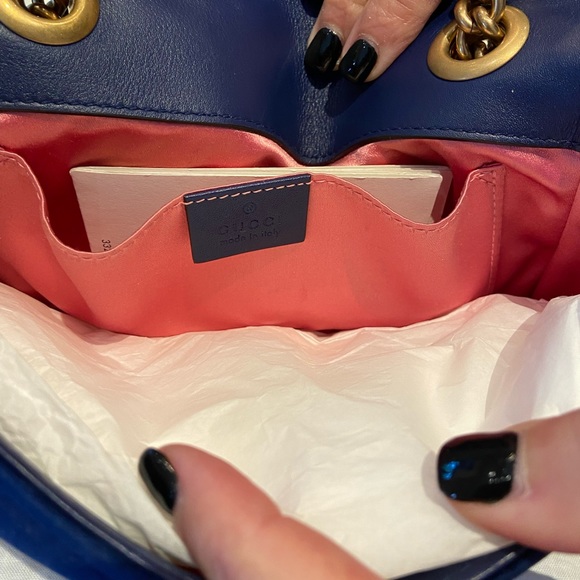 Gucci Small Velvet Matelasse Bag - Picture 9 of 13